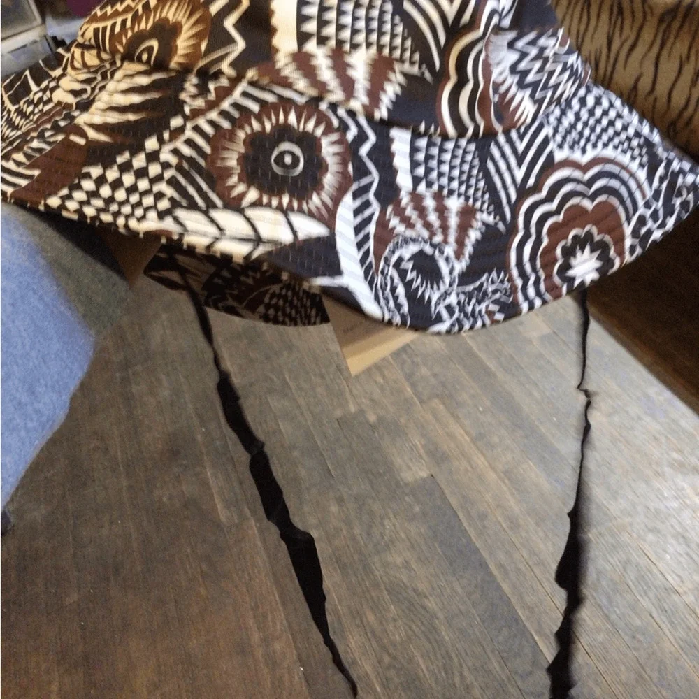 NEW! RARE Wyeth Brown & White Patterned Bucket Hat